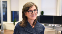 "木头姐"Cathie Wood在减持Coinbase、Square等股票后,瞄准投资加拿大比特币ETF